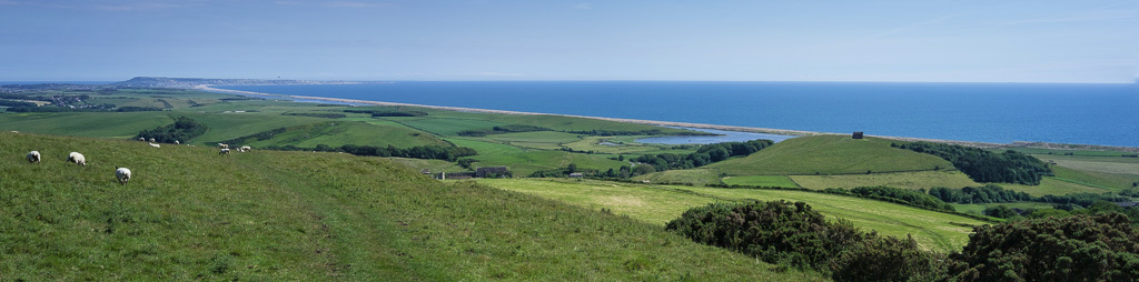 Chesil Beach Panorama.jpg