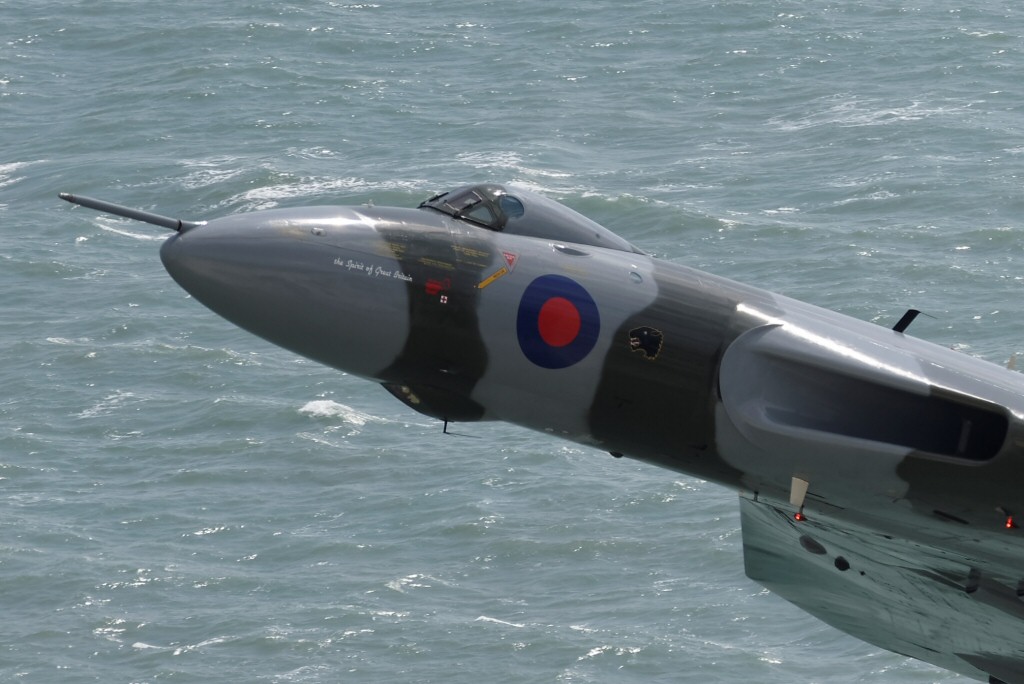 Vulcan-Cockpit-over-sea_GLA_7353.jpg