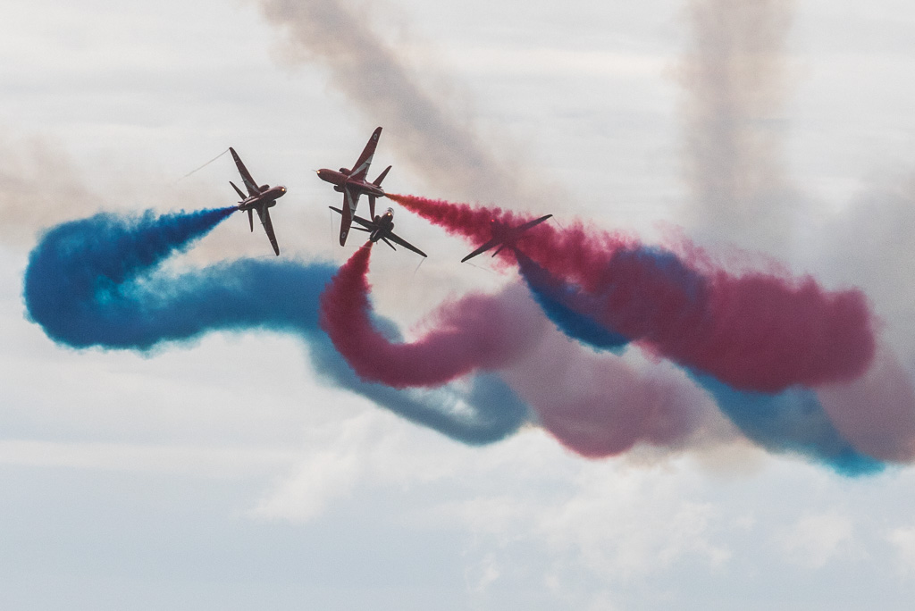 20160611 7D2 0791R Red Arrows.JPG