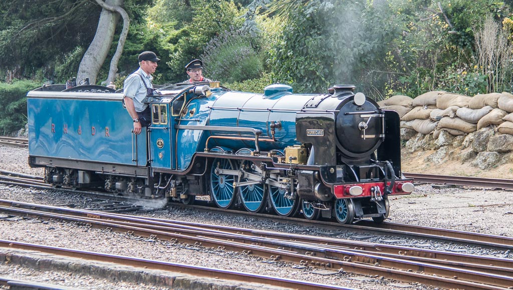 20170814 7D2 0064 Loco no 8 'Hurricane' at New Romney.jpg